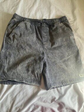LIRA shorts